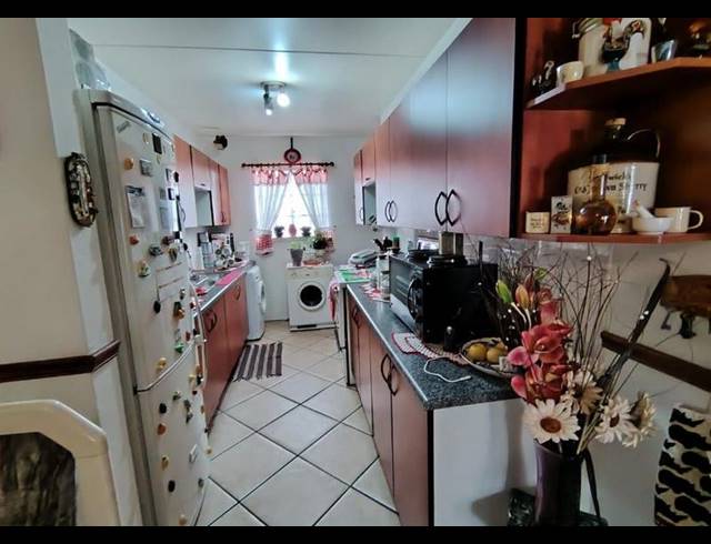 3 BEDROOM APARTMENT FOR SALE IN BEYERS PARK